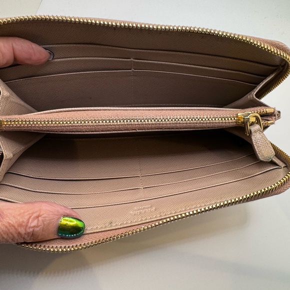 Prada - authentic Saffiano leather taupe zip around wallet - GUC - Picture 8 of 14